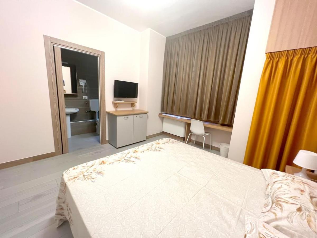 Sissi Comfort Rooms Foresteria Lombarda Монца Экстерьер фото